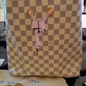 Bucket bag